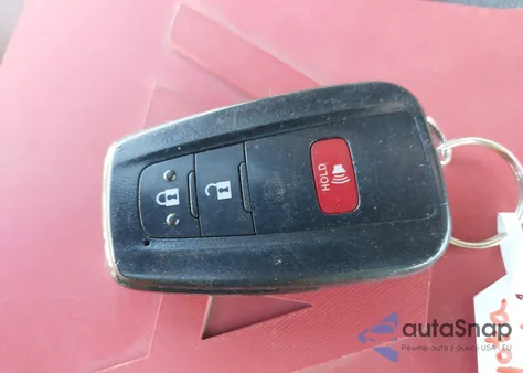 2021 Toyota Rav4 Xle z USA, uszkodzony, nr VIN 2T3P1RFV9MC144717